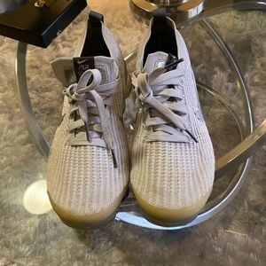 Light grey and silver vapormax woman size 8.5 u.s.